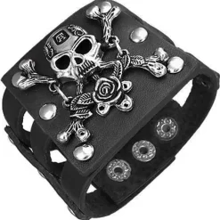 Armbånd med dødningehoved og læder.