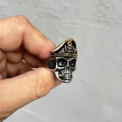 Captain Skull - herrering i stål.