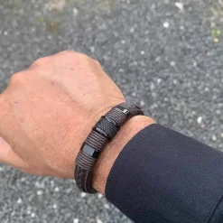 Dark brown Crawe herrearmbånd.