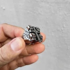 Design ring 4 times skull.