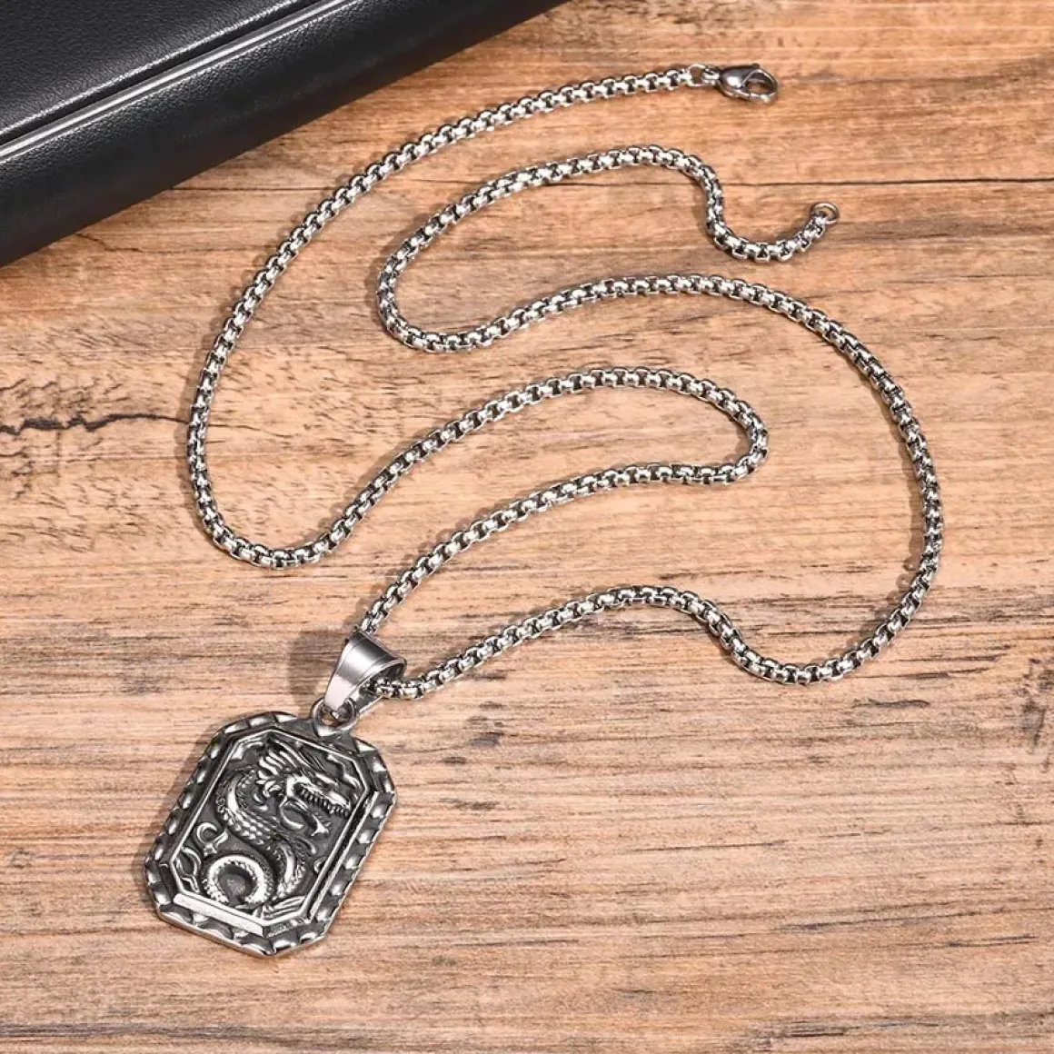 Drage Dogtag i rustfri stål.