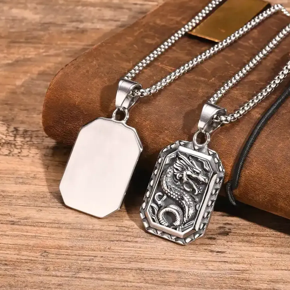 Drage Dogtag i rustfri stål.