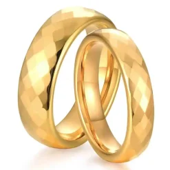 Erato forlovelse / Vielsesring i forgyldt tungsten facet.