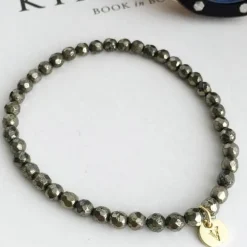 Face hæmatit armbånd.