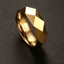 Forgyldt Facet forlovelsesring i tungsten