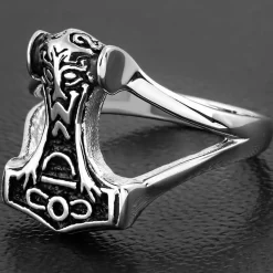 Herrering i Thors Hammer design.