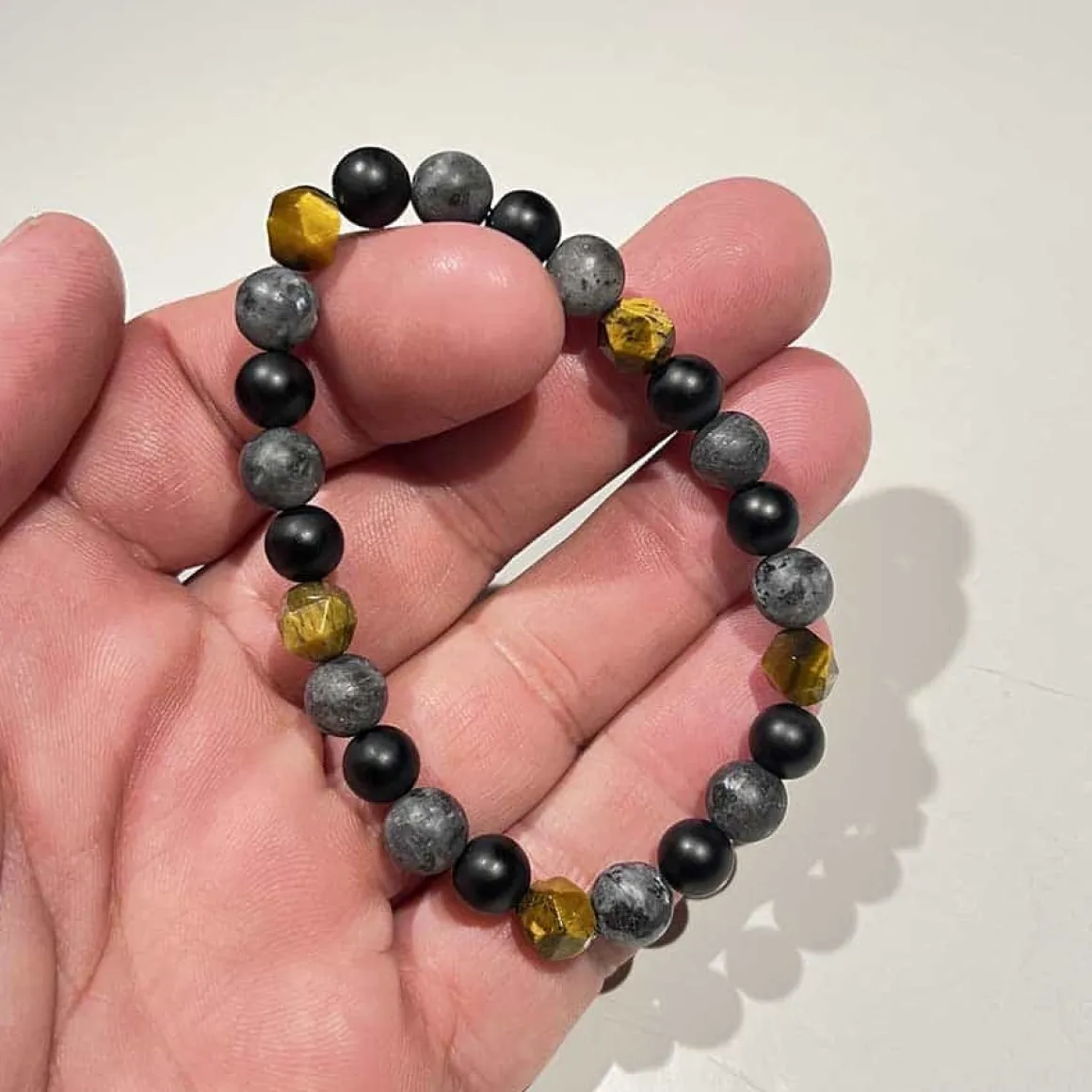 Jade black perler armbånd 8mm