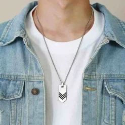 Jadey halssmykke i mat rustfri stål