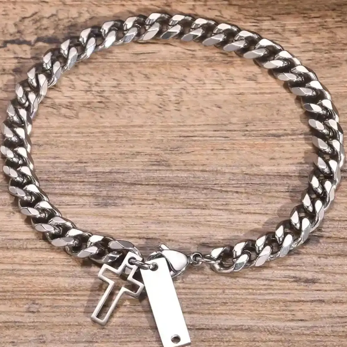 Kors Herrearmbånd i rustfrit stål – 7 mm (18–20,5 cm)