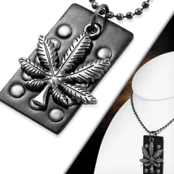 Læder halssmykke med stål.