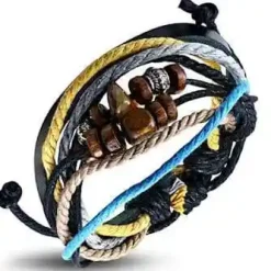 Læderarmbånd i fedt trendy design.