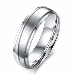 Naze forlovelsesring i ædelstål.