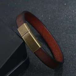 Netri læderarmbånd med bronze magnetlås