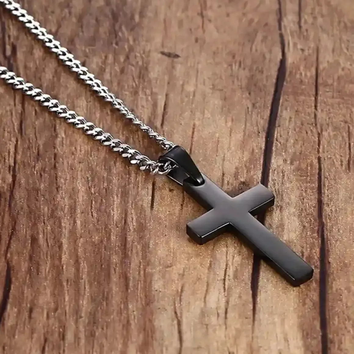 NITA Steel Cross – Klassisk Herrekors i Rustfrit Stål