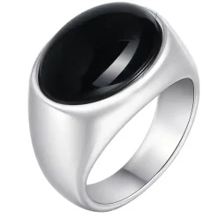 Oval signetring med sort agatsten og stål.