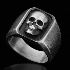 Skull faced herrering i oxy steel.