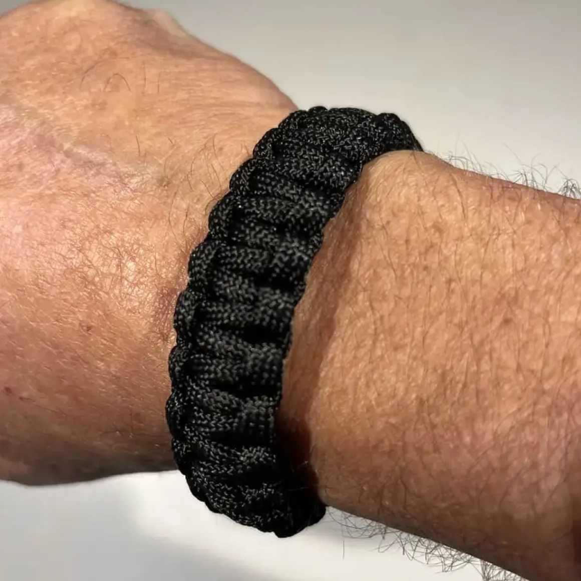 Sort paracord armbånd 20,5 cm