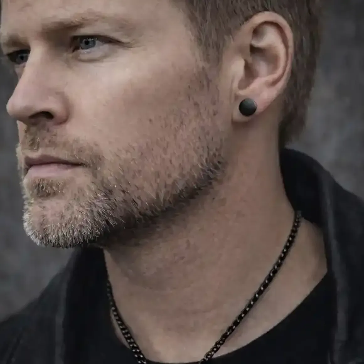 Sort ørestik i rustfri stål