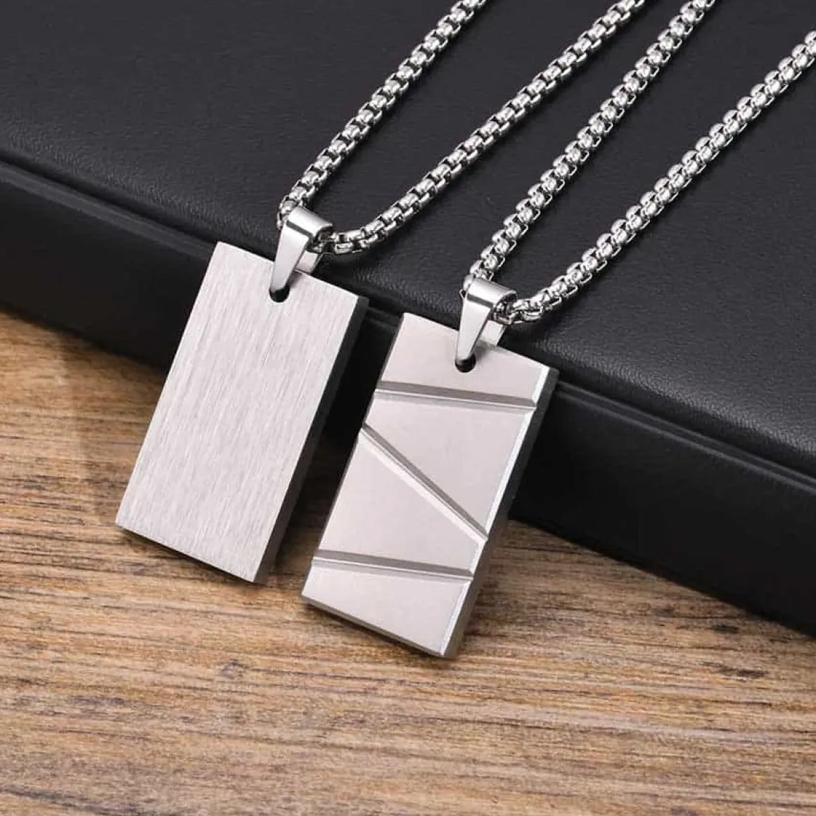 Stacie halssmykke i rustfri stål mat.