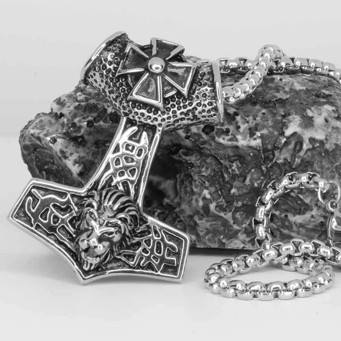 Thor og Ulv halssmykke i rustfri stål