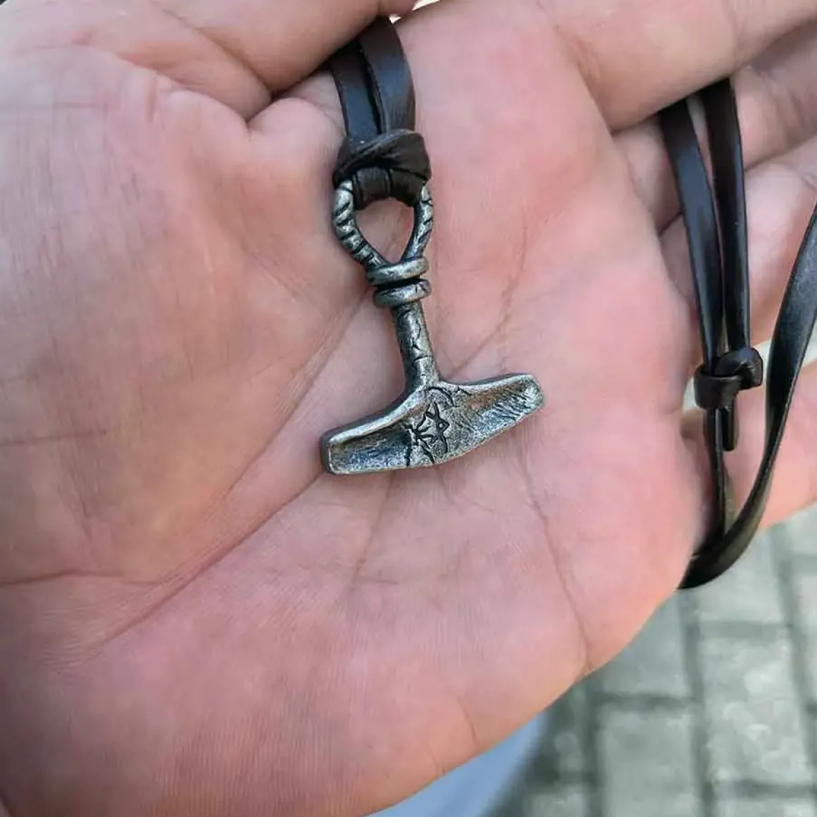 Thorshammer i oxyderet stål old