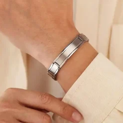 Twelve steel herrearmbånd