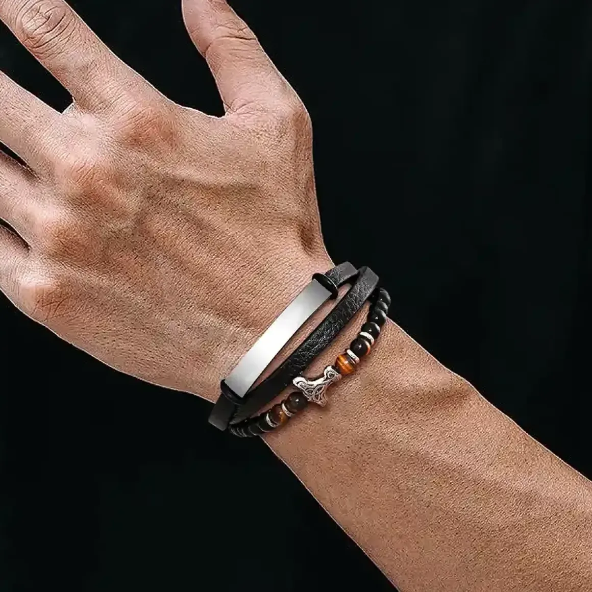 Viking Spirit Armbånd – Sort læder & Tiger Eye perler