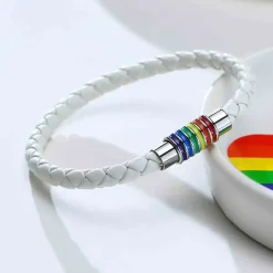 White Pride Armbånd i regnbuefarver